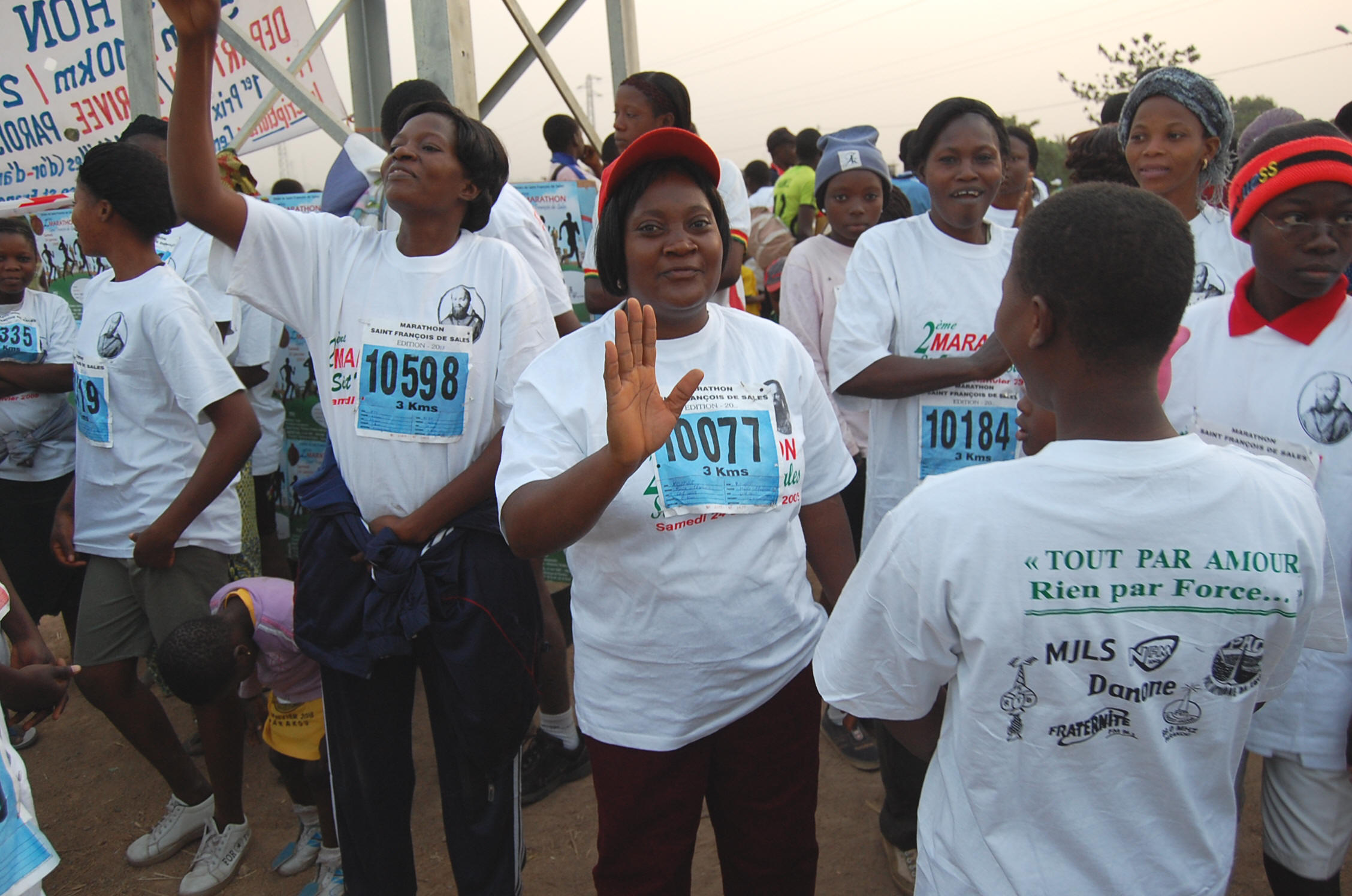 Salut, nous sommes l� pour le marathon...tout par amour...